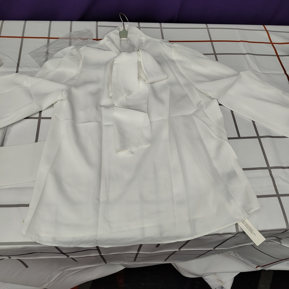 White Long Sleeve Bow Tie Neck Blouse - Picture 4 of 8